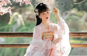 Phá móng bê tông tại Bến Cát, Bình Dương